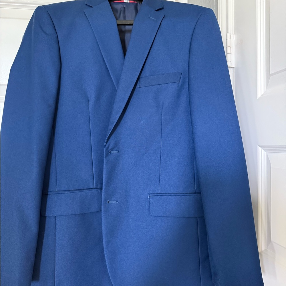 BLUE SUIT—BOYS JACKET/VEST/PANTS. SIZE 18 EXCELLENT CONDITION. WORN ONCE